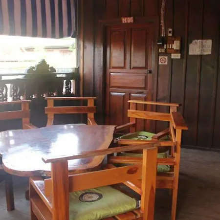 Lpq Backpackers Hostel-2